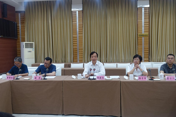 中国华融党委副书记、监事长胡建忠一行赴四川宣汉调研公司定点帮扶工作_中国中信金融资产管理股份有限公司