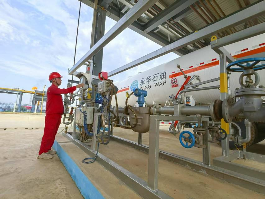 金融助企纾困新范例：解密中国中信金融资产助力南方石化破局重生三步曲